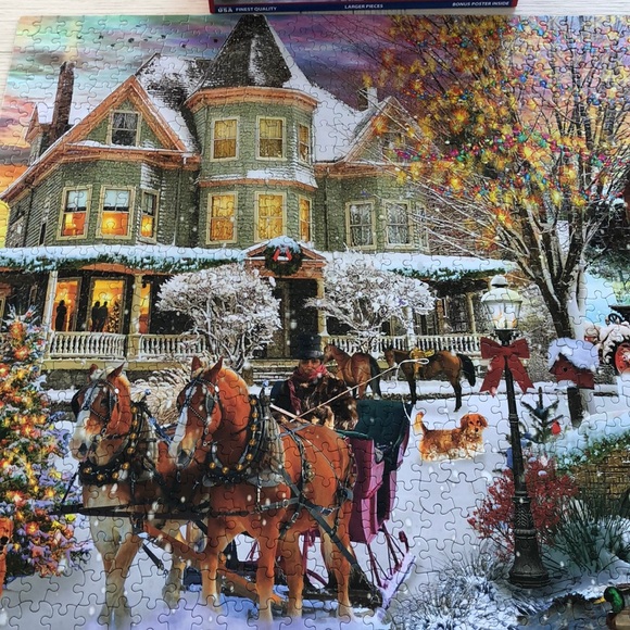 White Mountain Christmas Time Puzzle - Picture 3 of 8
